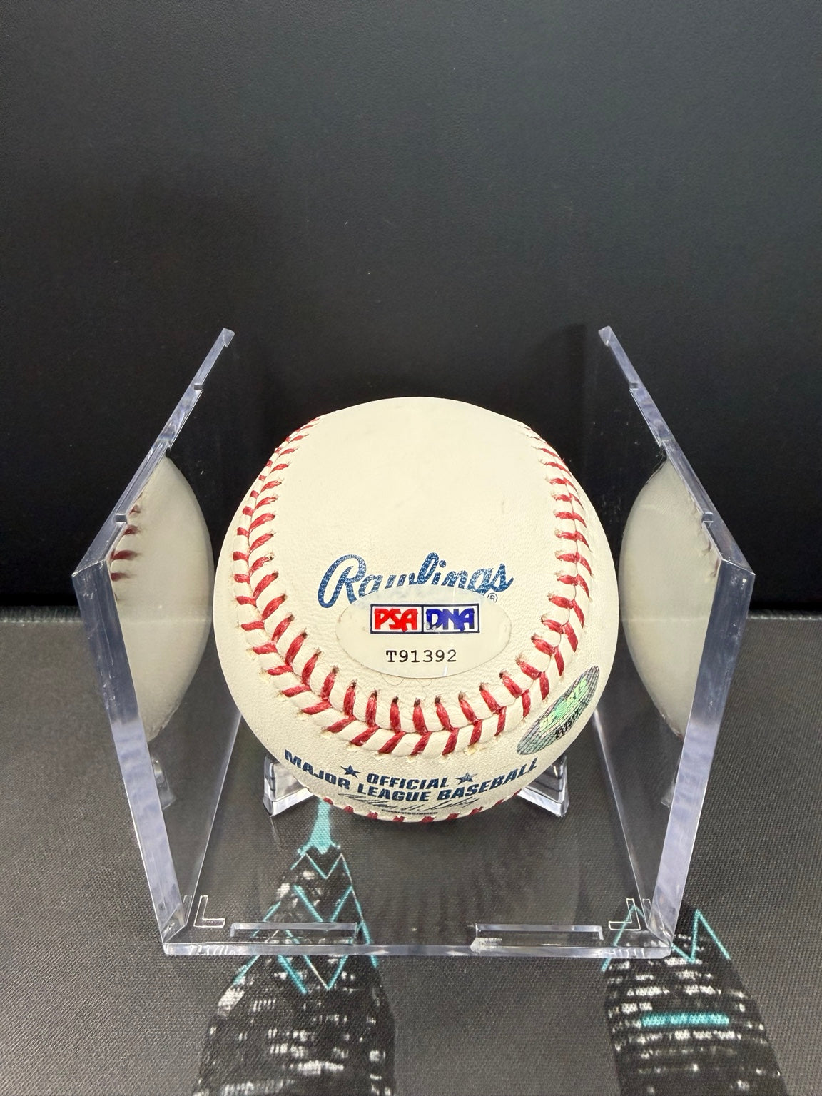 Cole Hamels Autographed Rawlings Baseball – PSA/DNA T91392