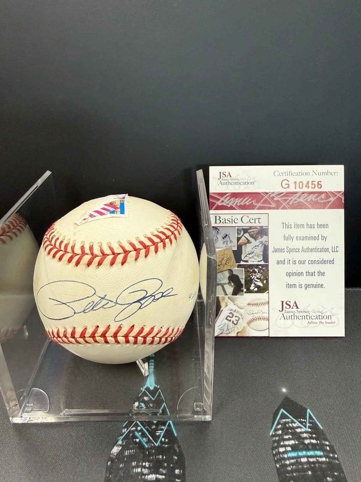 Pete Rose signed baseball with JSA certificate G10456