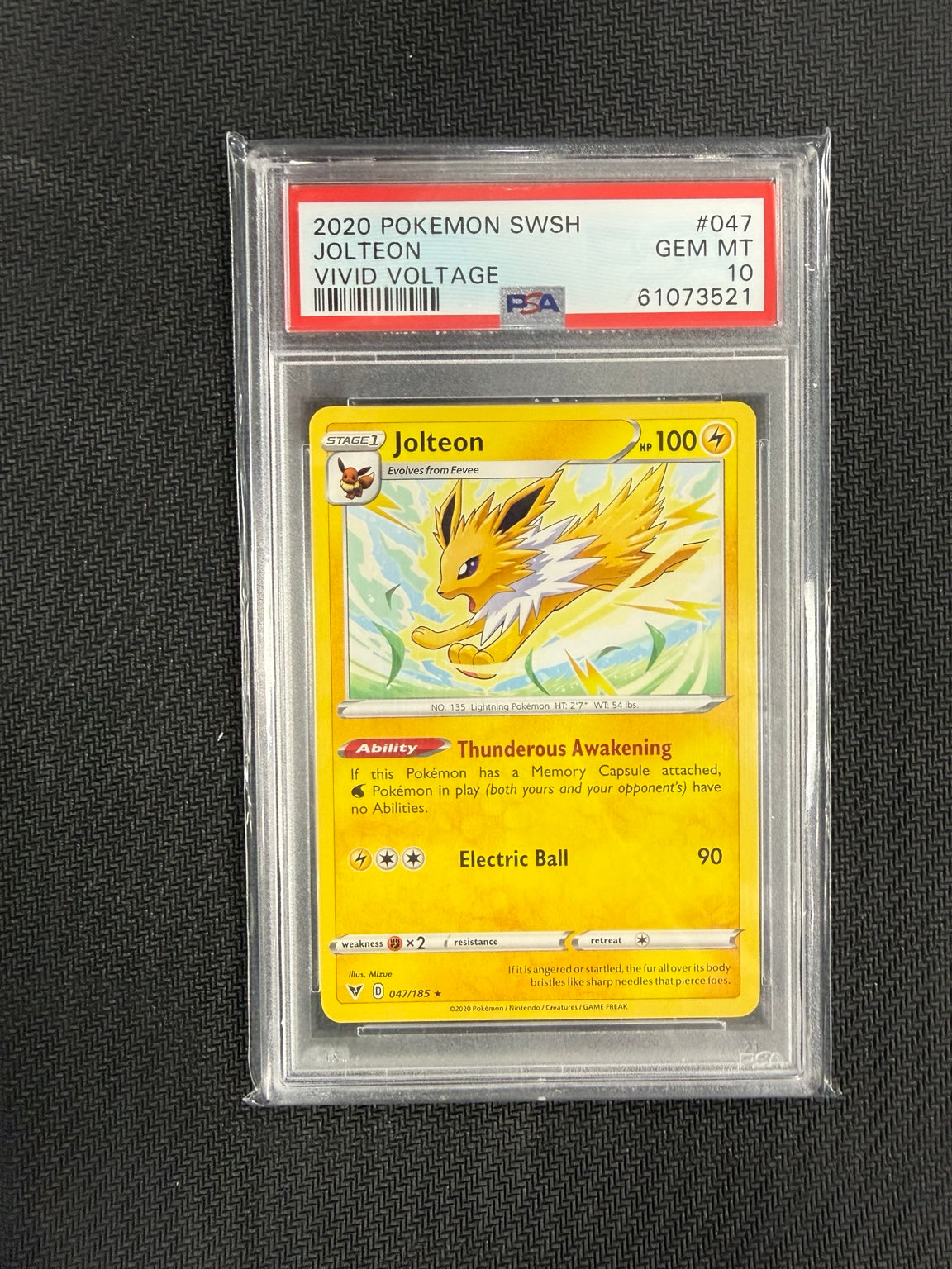 2020 Pokémon Jolteon #047/185 Vivid Voltage PSA 10 front